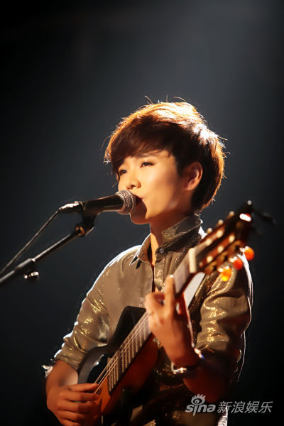 2012许飞不插电北京演唱会落幕(图)