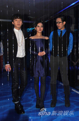 马诺亮相单身派对调侃好男人被抢光(图)