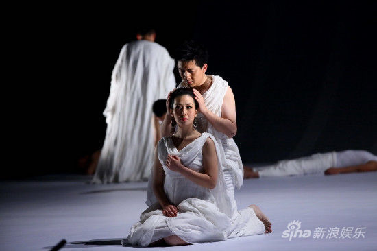 李六乙执导希腊悲剧《安提戈涅》在京首演|李