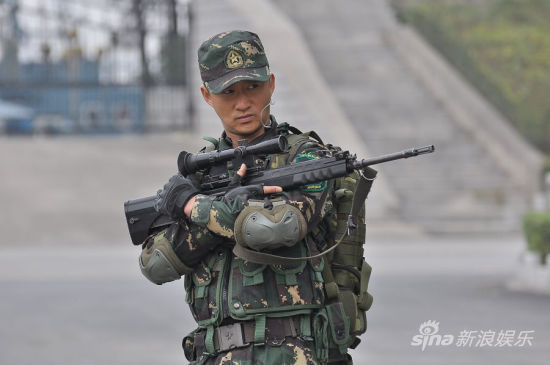 吴京演绎特种兵正义坚韧传递正能量(图)|《我是