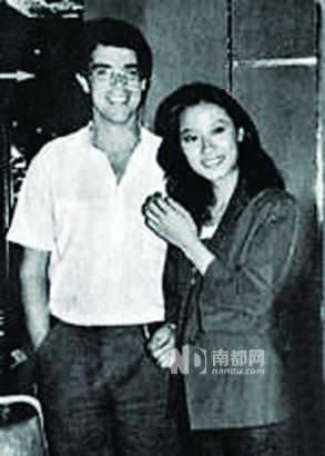 第一次结婚时张天爱18岁。