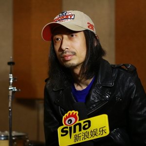 专访谢天笑聊新碟演出 营造音乐幻境