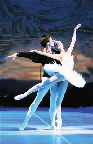 俄罗斯芭蕾公主深圳演绎经典《天鹅湖》|天鹅