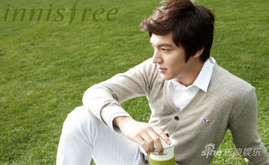 韩情脉脉:李敏镐古铜肤色性感诱惑吸睛|李敏镐