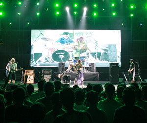 NONOROCK乐队上演精彩演出