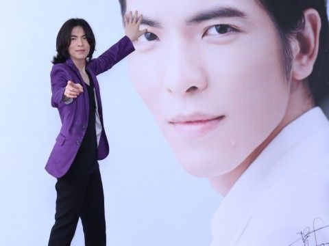 明星受威胁:黑道要砍陈冠希 萧亚轩遭软禁