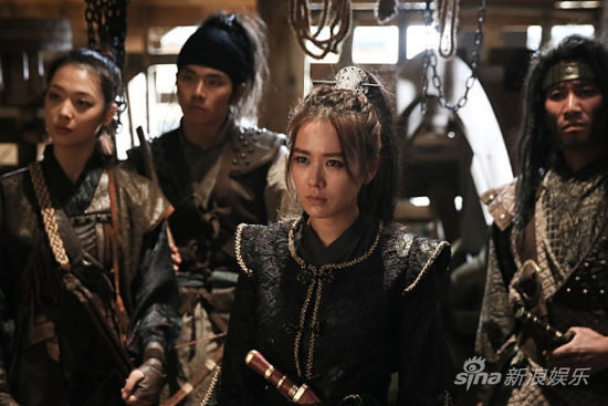 《海盗》金南佶弯弓射箭孙艺珍气场足