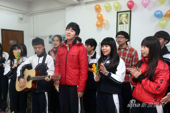 亚洲先生李大卫走进校园 宣布进军影视界|亚洲