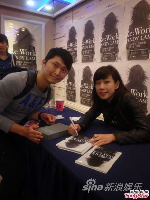 林忆莲签名会拒受访 获邀出席金曲奖