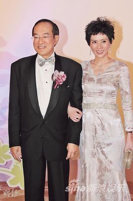 罗慧娟于2008年跟年长16年的新加坡籍商人刘志敏结婚，可惜婚后短短4年，她已离开人世。