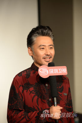 吴秀波演犀利律师避出门 不做大叔做小生