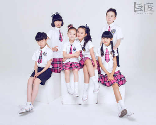 新声一班写真曝光 风格百变展青春活力|新声一班|写真|曝光_新浪娱乐_新浪网