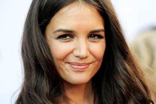 前汤嫂霍尔姆斯当导演 处女作改编自小说