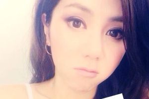 邓紫棋秀自制黑暗料理 地狱厨神再现