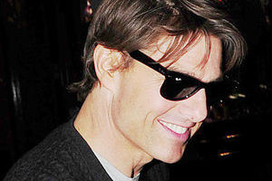 曝阿汤哥恋小30岁助理 《碟5》片场亲热