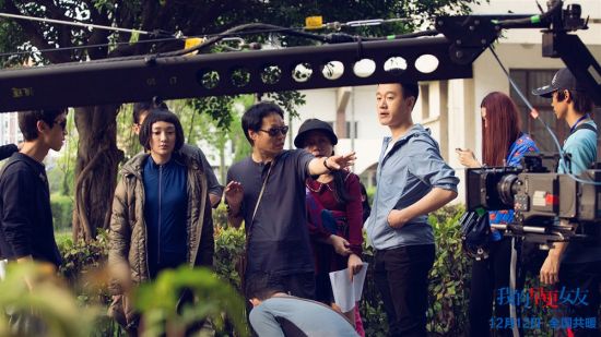 《早更》曝特辑 导演赞周迅胜全智贤