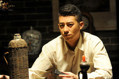 《谍莲花》鲁诺变身特工队长 酷帅堪比007