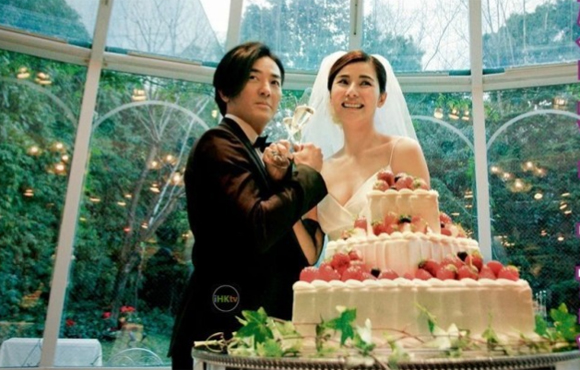 郑伊健蒙嘉慧甜蜜婚纱照曝光