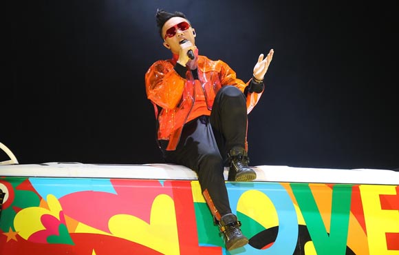 12��1�գ�����Ѹ�������������������϶��׹�������������¸裬��Ӧ����Ҫ���峪�����䡷��