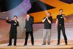 周杰伦携两岸艺人赈灾 募款6400万建希望小学