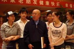 新《红》主演献艺革命老区纪念朱毛会师80周年