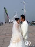 奥运帆船冠军殷剑回青岛拍摄婚纱照