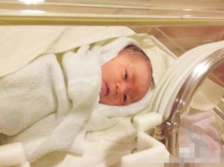 　　5月9日晚，陳小春微博截圖。