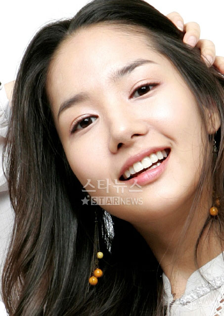 资料图片：新人美女明星朴敏英精美写真(6)