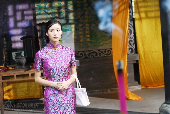 资料图片:《雾都魅影》人物--李思思饰周继红