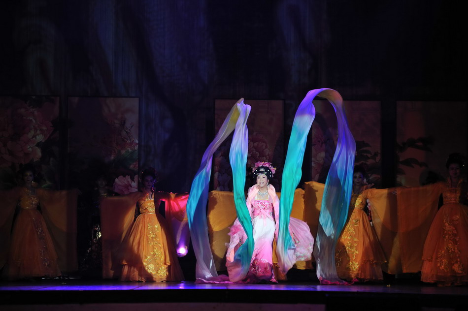 演出照-长袖善舞