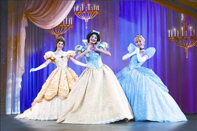 迪士尼舞台剧魔力灯光让公主更迷人