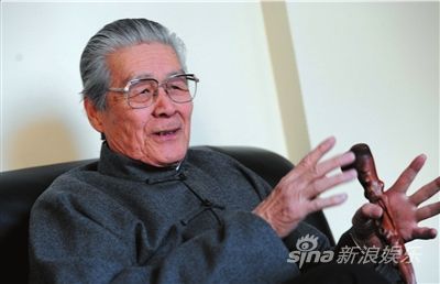 蓝天野加盟话剧《家》 称现实社会也有冯乐山_影音娱乐_新浪网