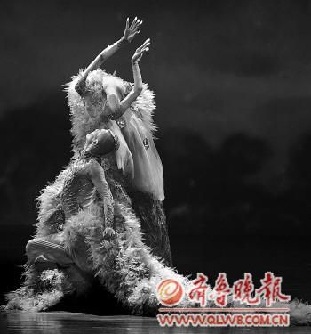 杨丽萍携《孔雀》登陆岛城
