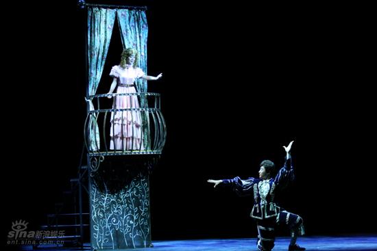 图文:《罗密欧与祝英台》上演--罗密欧与朱丽叶