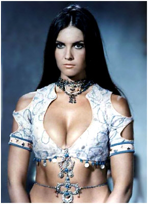 ϣŮ--CarolineMunro