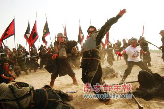 赵云脚踏可乐大战长坂坡实为经裁剪工作照(图)