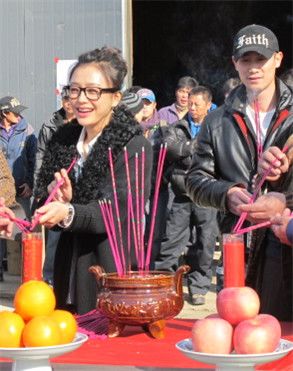 秦岚祈福