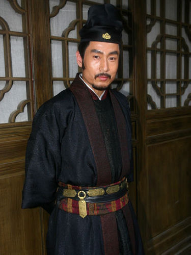 成泰燊饰演“捕神”