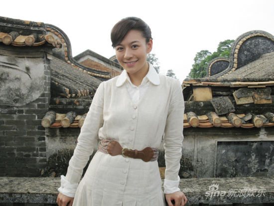 《英雄喋血》获大奖 女主角江若琳大漠送祝福