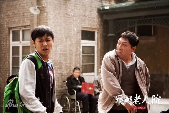 《飞越老人院》曝感人片花 听老葛讲麻雀的故事