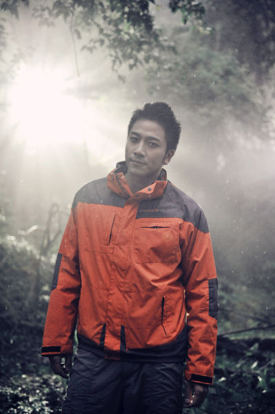 《凶间雪山》上映首日末日专场上座高