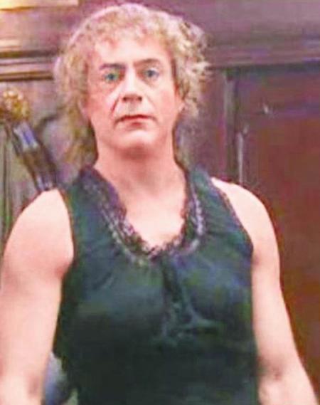 《福2》中女装造型被赞 小罗伯特:还可以啦