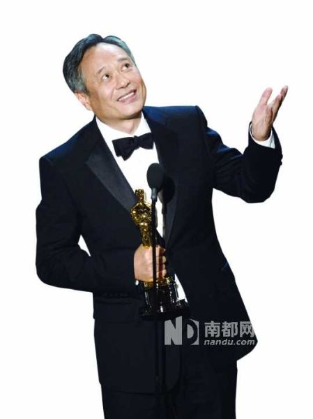 2013这位面带微笑的儒雅导演，凭借《少年派》第二次夺得奥斯卡最佳导演奖。