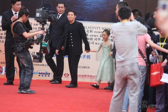 <em>李连杰女儿</em>成焦点