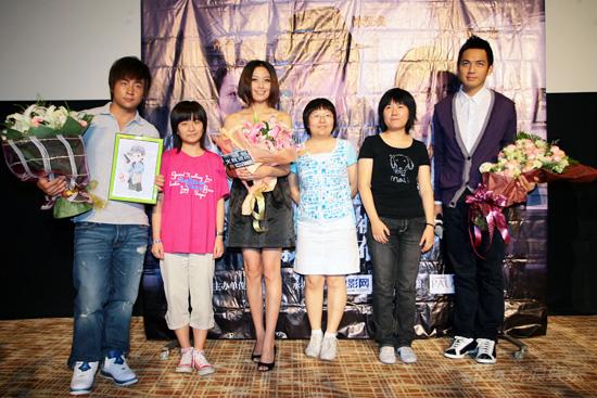 《火线追凶》齐芳献吻钟汉良 释小龙演文戏(图)