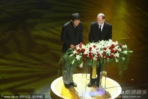图文：上影节闭幕-许秦豪古登泰格颁最佳女演员