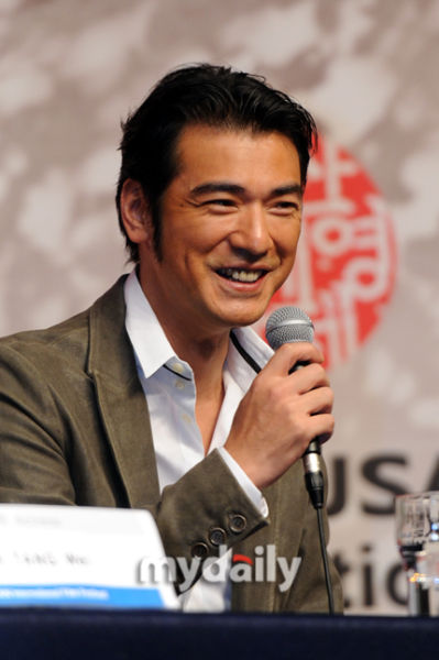 �����չ¶Ц��