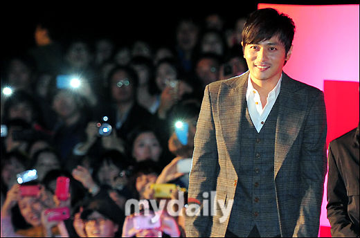 �Ŷ���ʼ��΢Ц