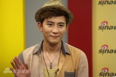胡夏曝初吻还在大左片中扇导演耳光遭报复