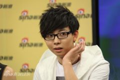 胡夏曝初吻还在大左片中扇导演耳光遭报复